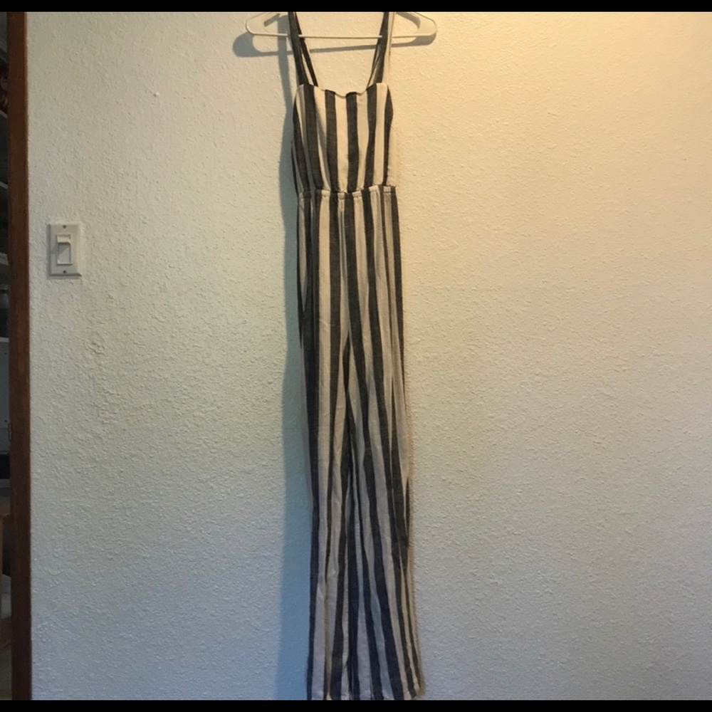 FOREVER 21 🤍🖤 STRIPED ROMPER PANTS JUMPSUIT
